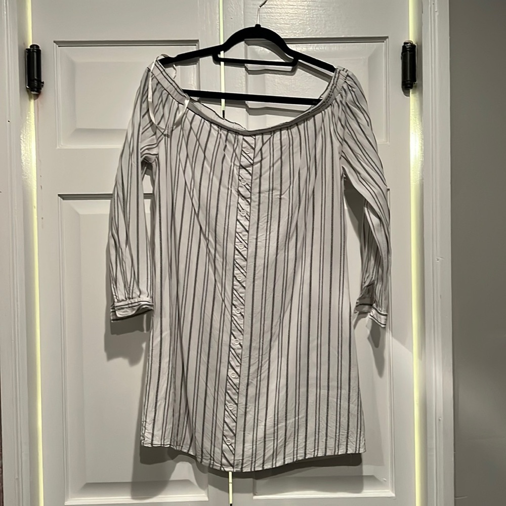 Off shoulder shirt